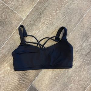 Lululemon Free to Be Bra size  6